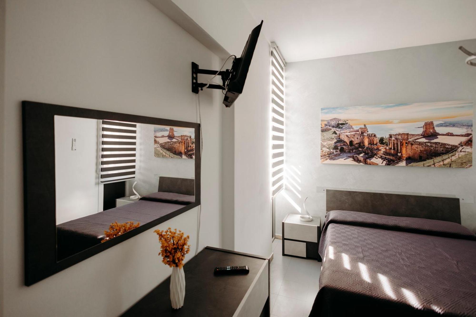 Katania Secret Hotel Room photo